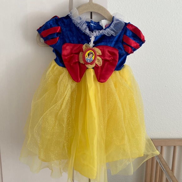 Disney Princess Snow White (VGUC) | Halloween pretend play dress up costume